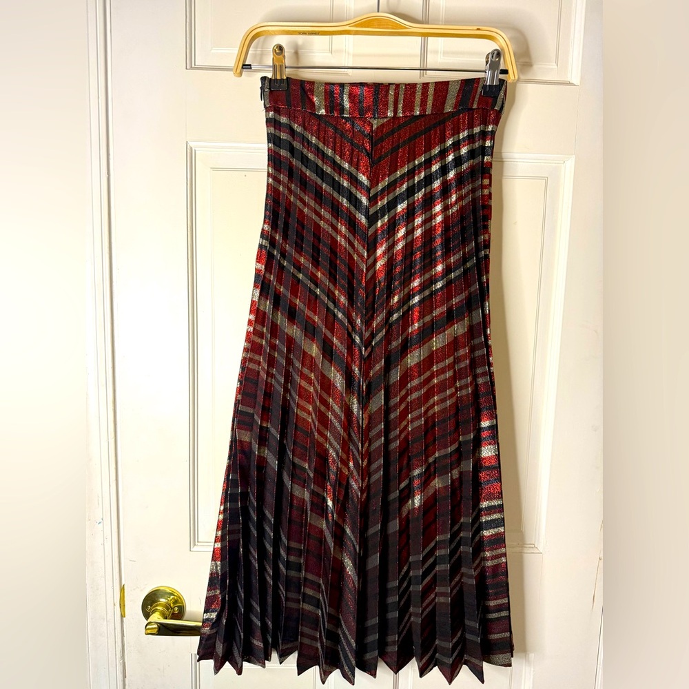 ZARA Woman Metallic Pleated Skirt sz XS